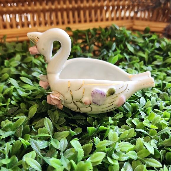 Vintage Porcelain Floral Swan Ash Tray Sphinx Japan Coquette Bridal - Picture 3 of 12